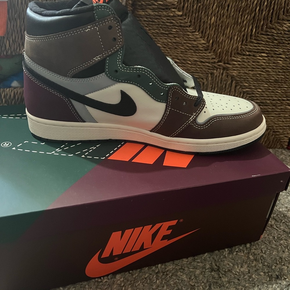 Nike Men's Black and Brown High-Top Sneakers
